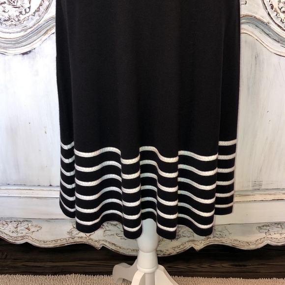 Eliza J Lovely Black and White Fit and Flair Sweater Dress Size Medium - Picture 6 of 12